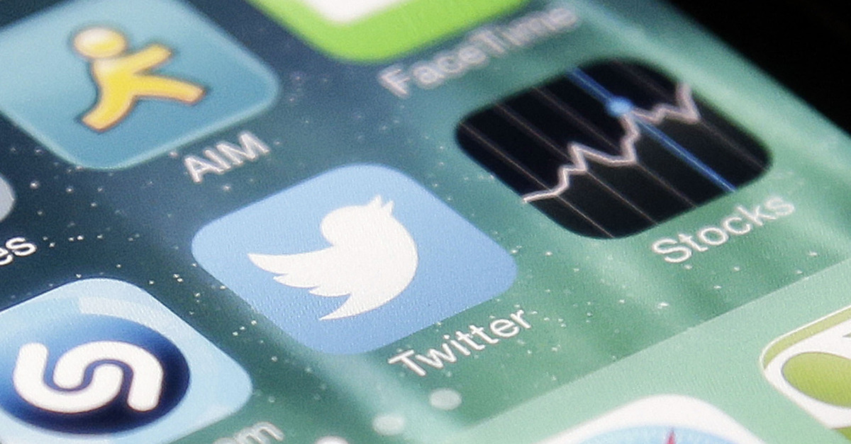 Twitter officially lets you retweet with comments now